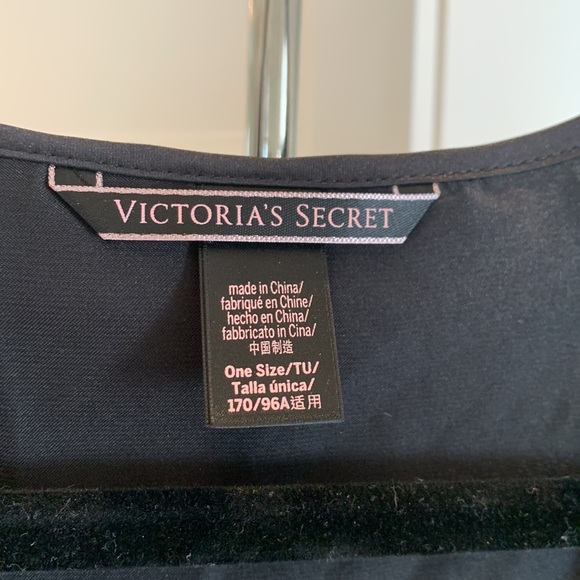 Victoria Secret robe - Picture 4 of 6